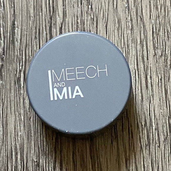 🌷HOST PICK🌷Makeup Bundle - 7 items! - Picture 14 of 17